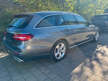 Mercedes E 220 - 12
