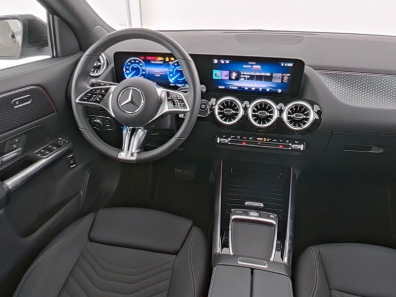 Fahrzeugabbildung Mercedes-Benz EQA 250+ BONUS+PANO+AMBIENTE+LENKRADHEIZ+KAMERA+