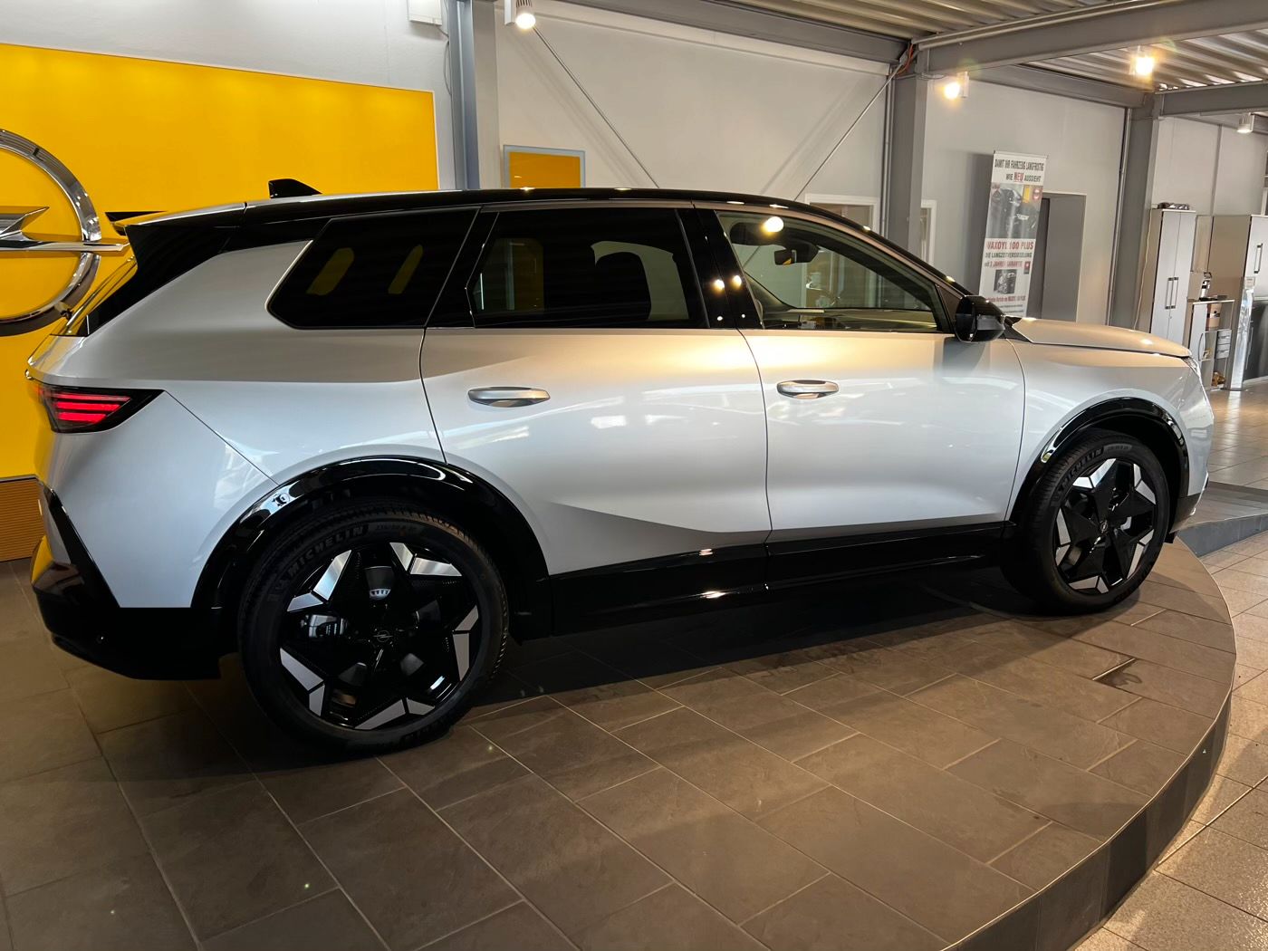 Opel Grandland Electric AWD Ultimate - 325 PS! imagem 3