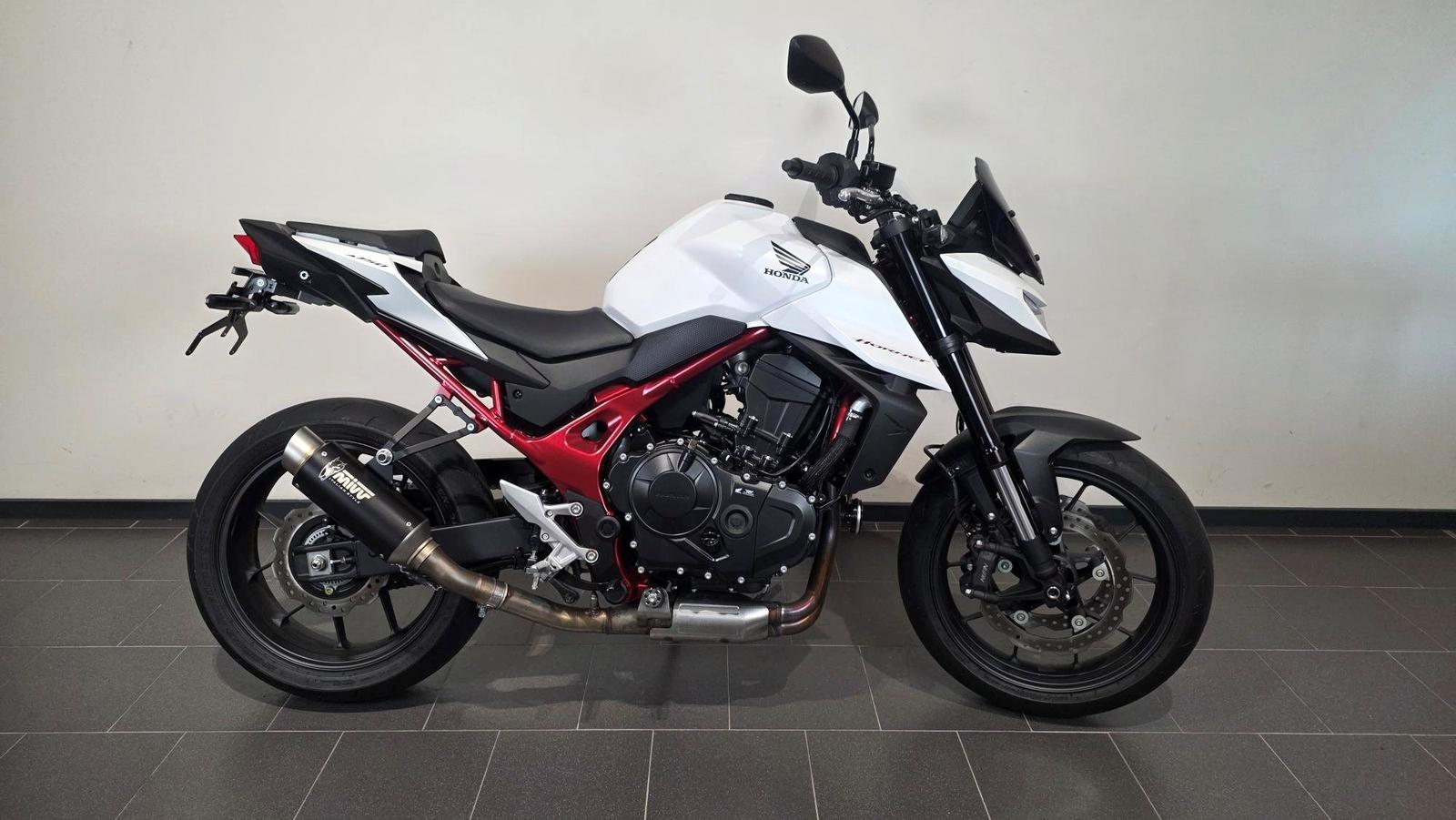 Honda CB750 Hornet wie neu - viel Zubehör
