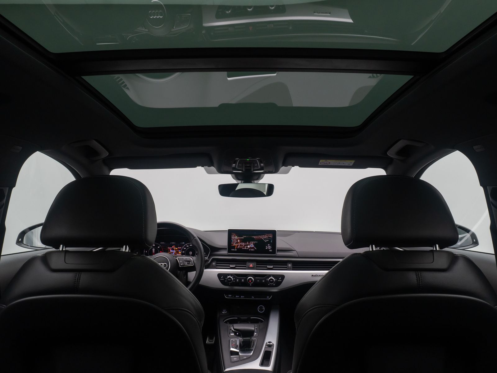 Fahrzeugabbildung Audi A4 quattro SLine Kamera DAB Massage Panorama 18"