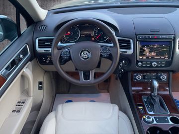 Volkswagen Touareg V6 TDI BMT Executive*PANO*LED*NAV*SHZ