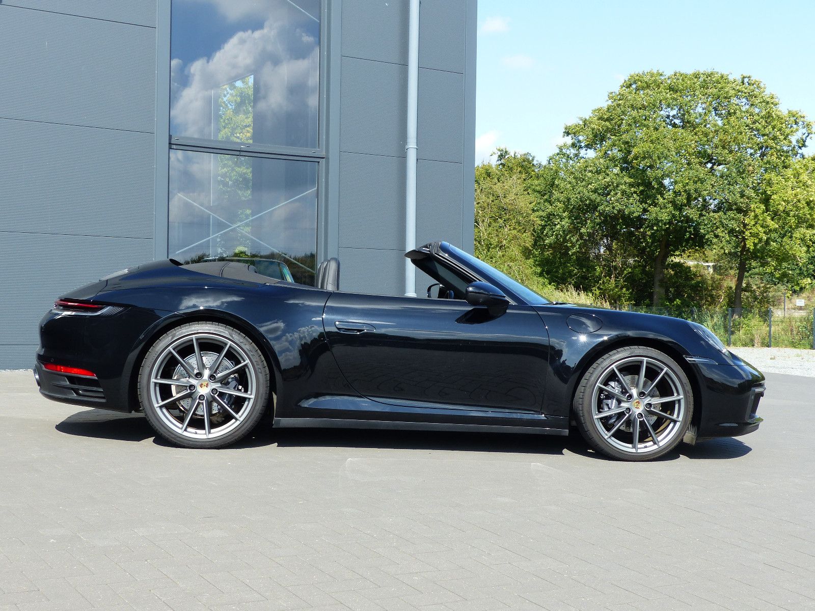 Fahrzeugabbildung Porsche 992 Carrera 4 Cabriolet