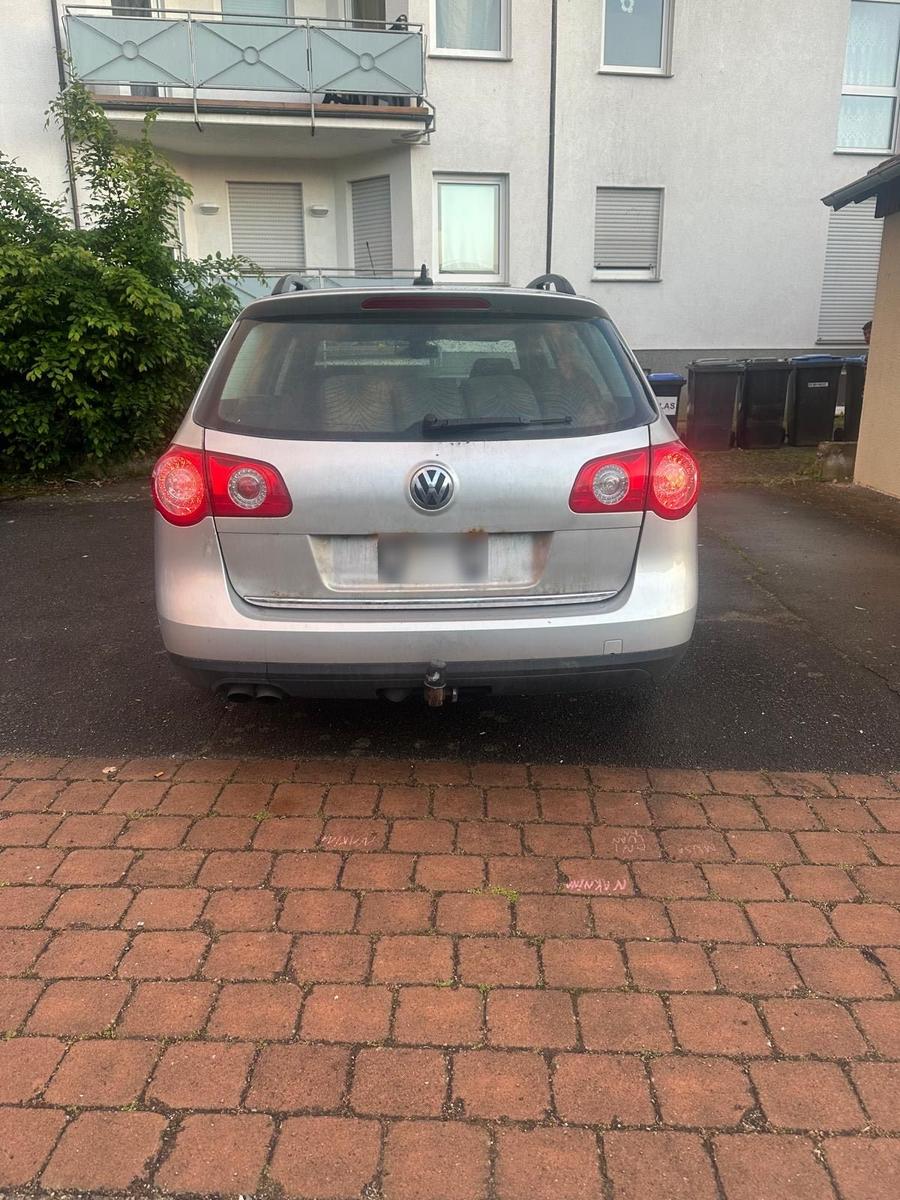 Volkswagen Passat 2007 — rear view