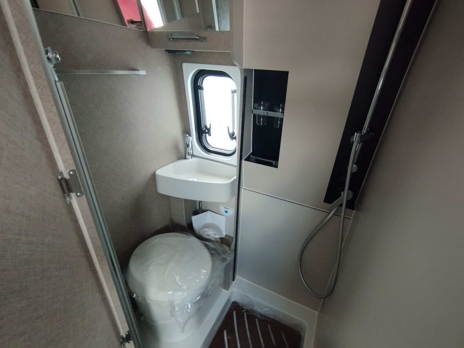 Fahrzeugabbildung Karmann Davis Lifestyle DA 590 LS Panorama Dachfenster