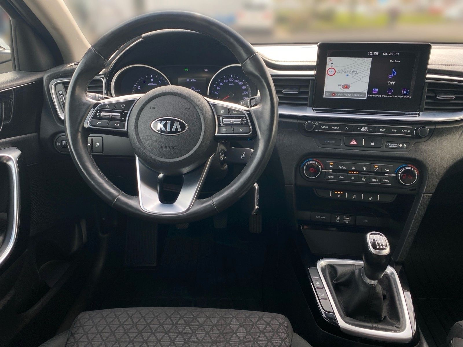 Fahrzeugabbildung Kia Ceed 1.4 Vision Navi Komfort