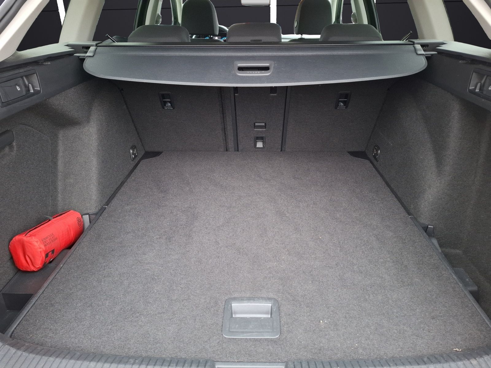 Fahrzeugabbildung Volkswagen Golf VIII Variant TDI Style DSG LED Navi AID ACC