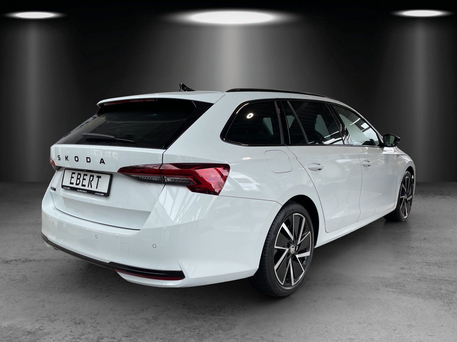 Fahrzeugabbildung SKODA Octavia Combi Sportline 1,5 TSI 110 kW DSG mHEV