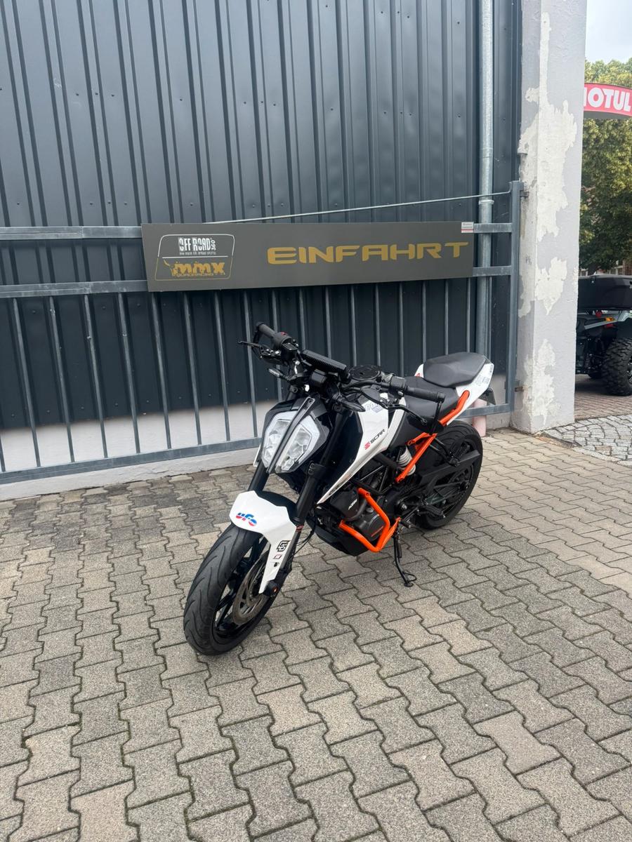 KTM Duke 125