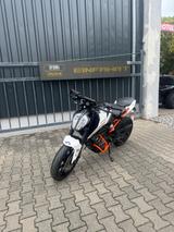 KTM Duke 125 - KTM 125