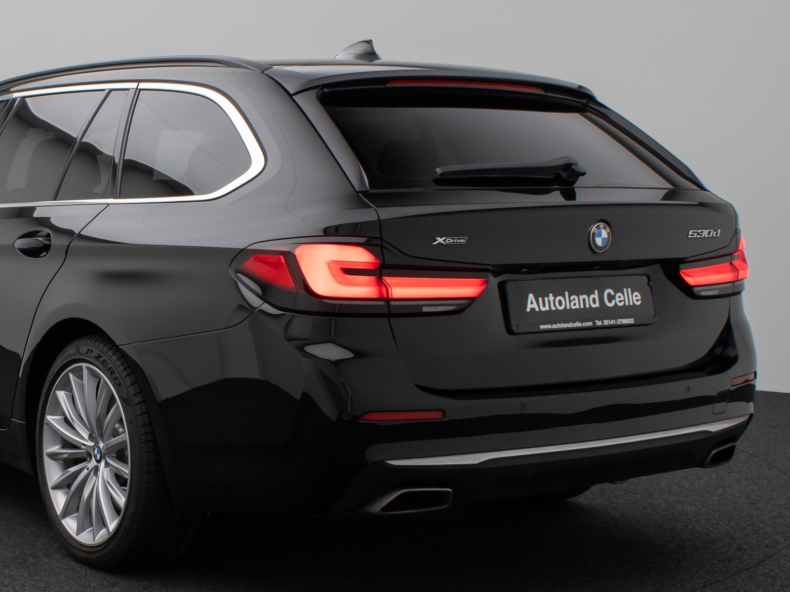 Fahrzeugabbildung BMW 530d xD Luxury Line Laser HUD DAB H/K AHK 19Zoll