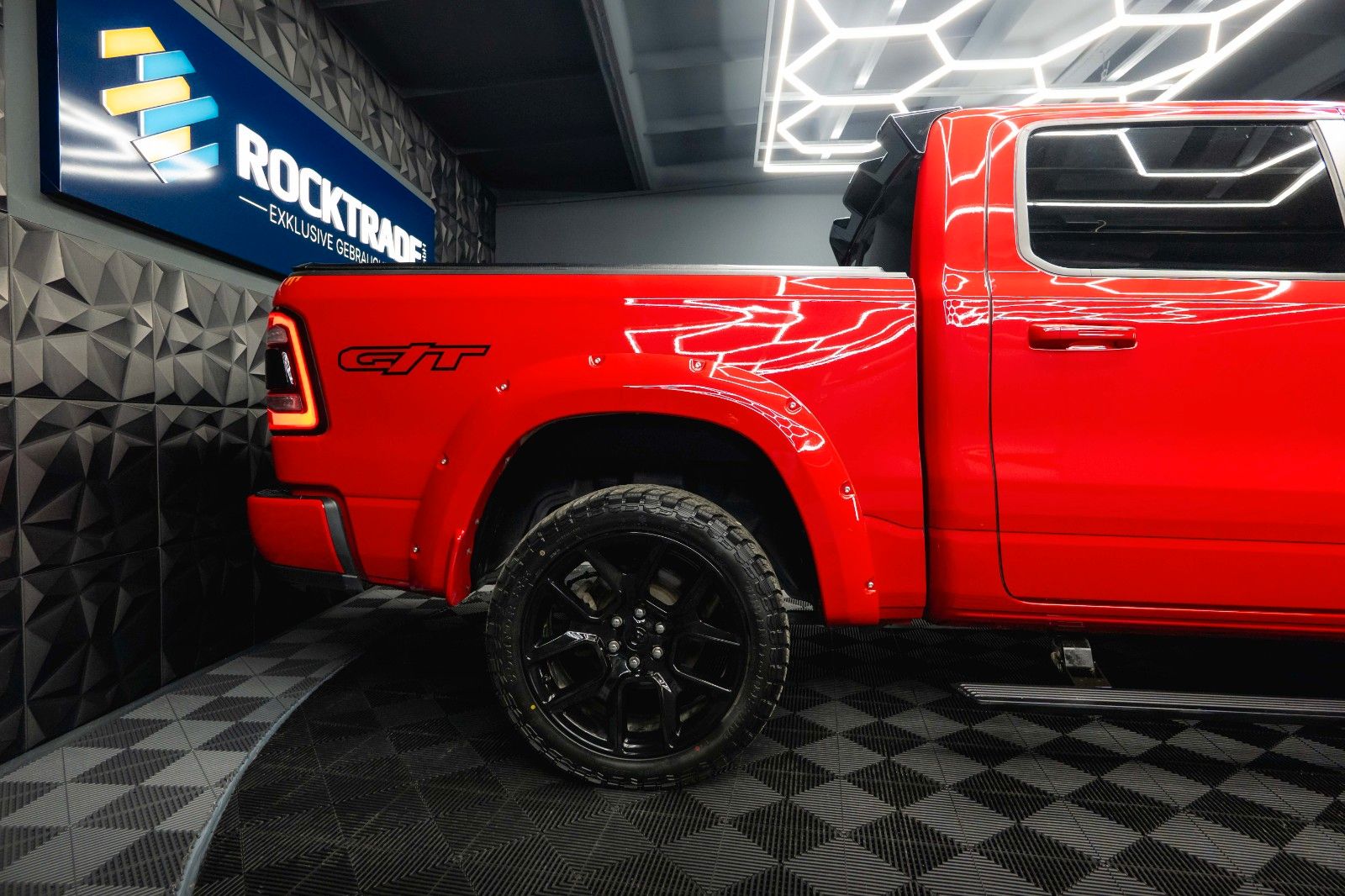 Fahrzeugabbildung Dodge RAM 5.7 V8 HEMI 4x4 NIGHT GT SPORT *Pano*22Zoll*