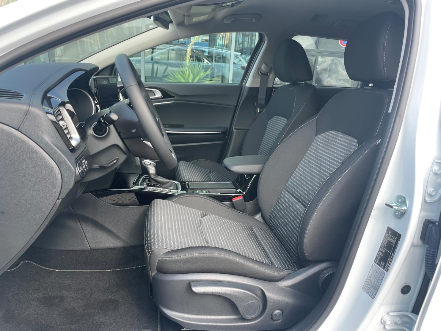 Kia Ceed_sw Ultimate Edition AppleCarPlay P8 P9