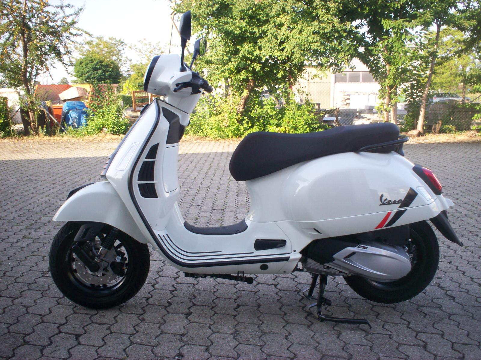 Vespa Sommeraktion GTS 310 Super Sport MY 26 Lieferung