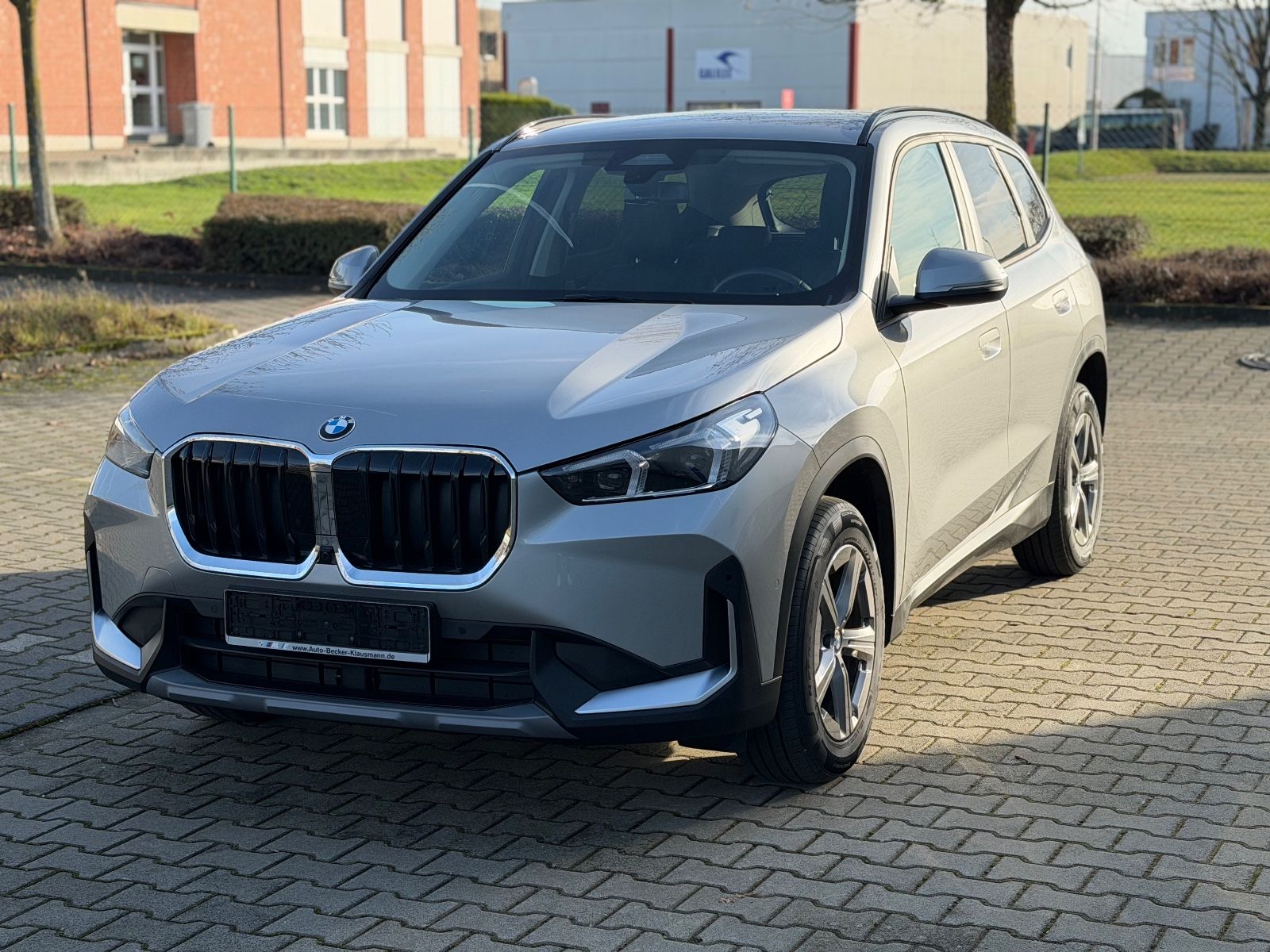 BMW X1 18d LED SPORT VOLLLEDER NAVI HARMAN foto 5