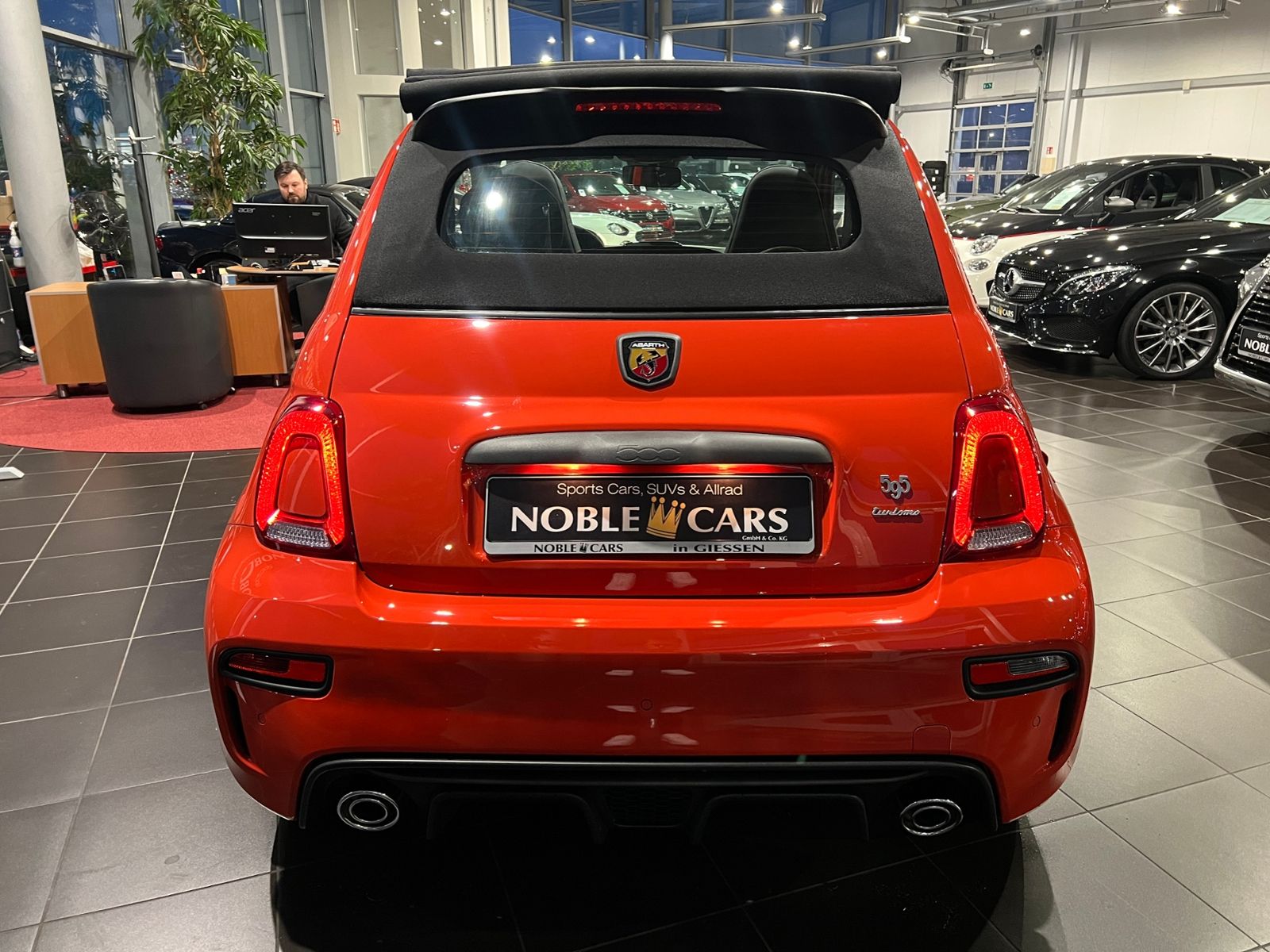 Fahrzeugabbildung Abarth 595C Turismo CARPLAY LEDER PDC