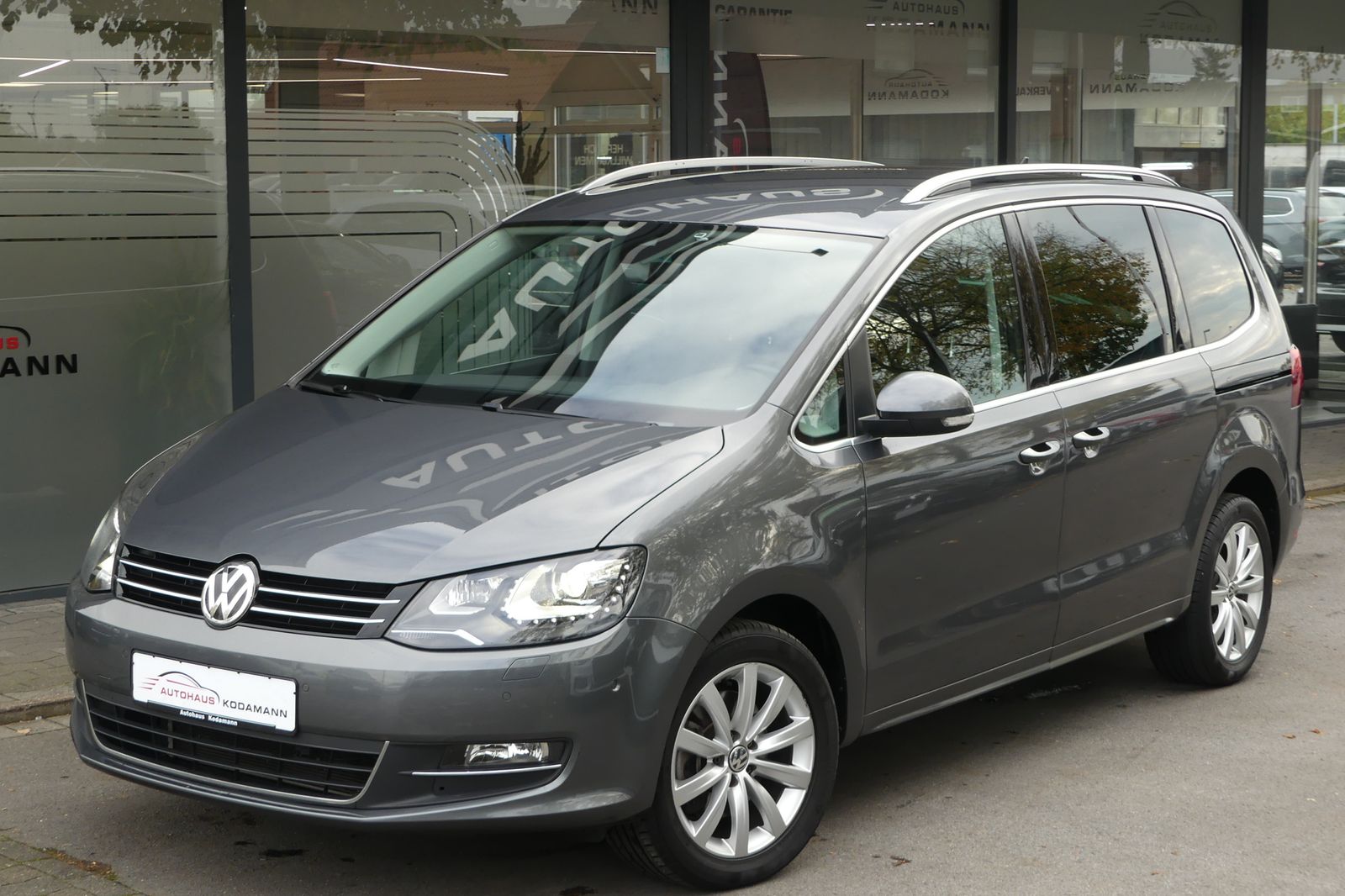 Volkswagen Sharan Highline*PDC*SHZ*ACC*Kamera*Alcantara*AHK imagem 2