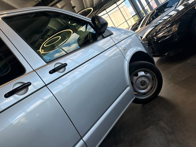 Volkswagen T5 *CAMPER*KÜCHE*BETT(aufklappbar)*ESSTISCH*AHK*