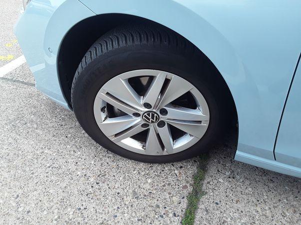 Volkswagen Golf VIII 1.5 eTSI DSG LIFE LED+AHK+HUD+DCP+APP+, миниатюра 7