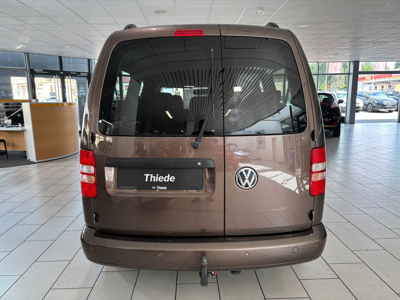 Fahrzeugabbildung Volkswagen Caddy 1.6D Kombi Maxi Trendline AHK/7-SITZER/PDC