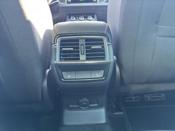 Skoda Karoq 1.5 TSI DSG Tour *4XSHZ*LED*NAV* NAVI ALU