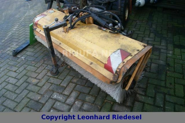 Autres andere Hansa / Multicar hydraulischer Frontkehrb