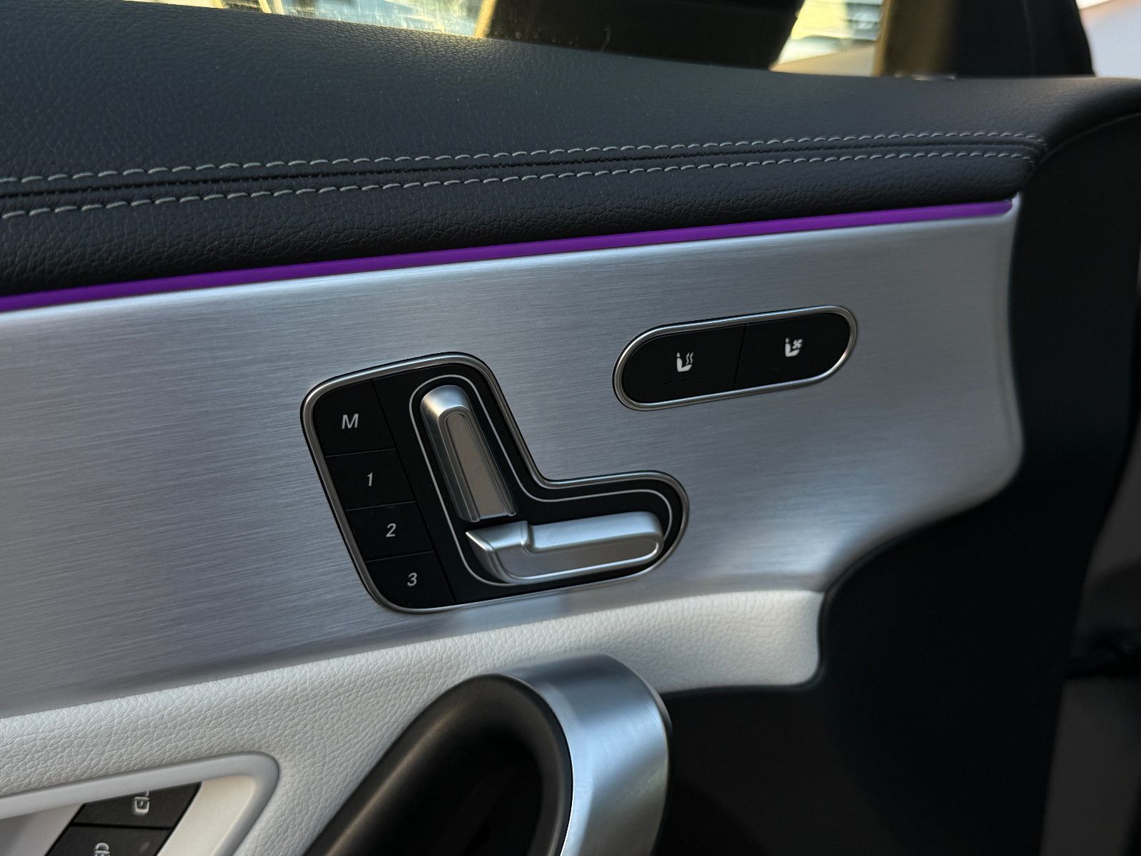 Fahrzeugabbildung Mercedes-Benz CLA 250 SB AMG-Line ACC Leder LED Memory Kamera