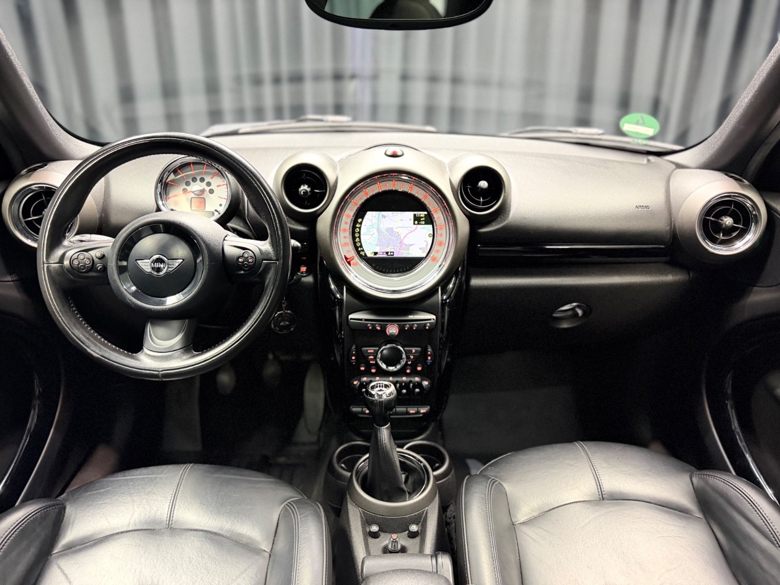 Fahrzeugabbildung MINI COOPER D Countryman Cooper D All4|PANO|NAVI|