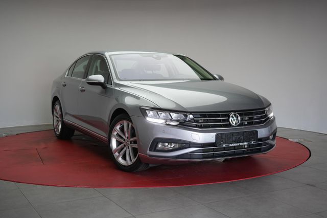 Volkswagen Passat 2.0 TDI DSG Elegance Navi/ACC/Kamera/Lane