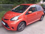 Toyota Aygo 5 Türer, Orange, gut gepflegt - Toyota Aygo (X) in Nürnberg