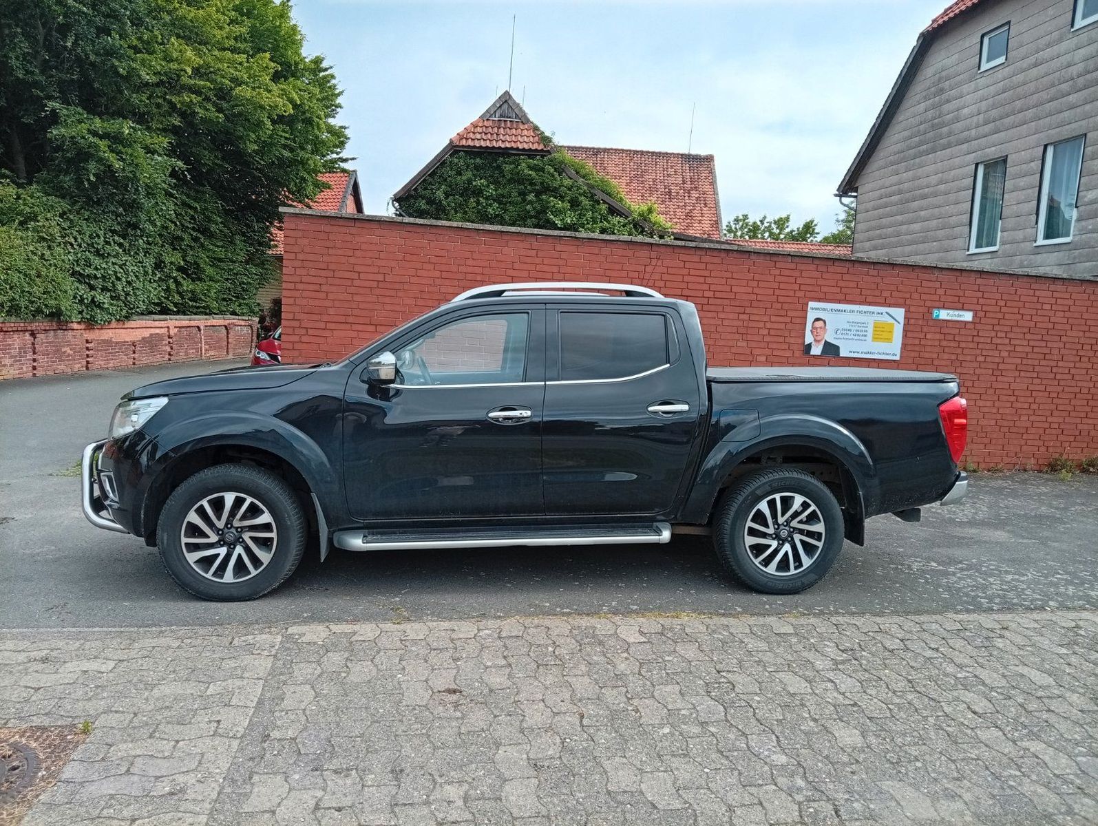 NISSAN NP 300