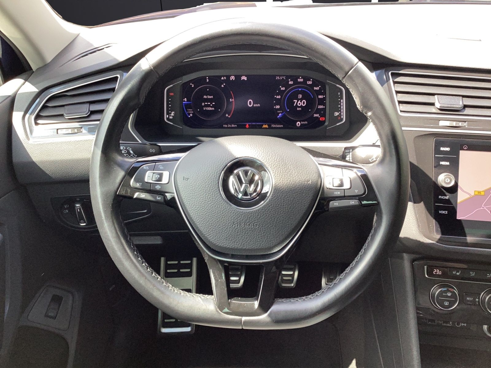 Fahrzeugabbildung Volkswagen Tiguan TDI IQ.DRIVE AHK Kamera ACC
