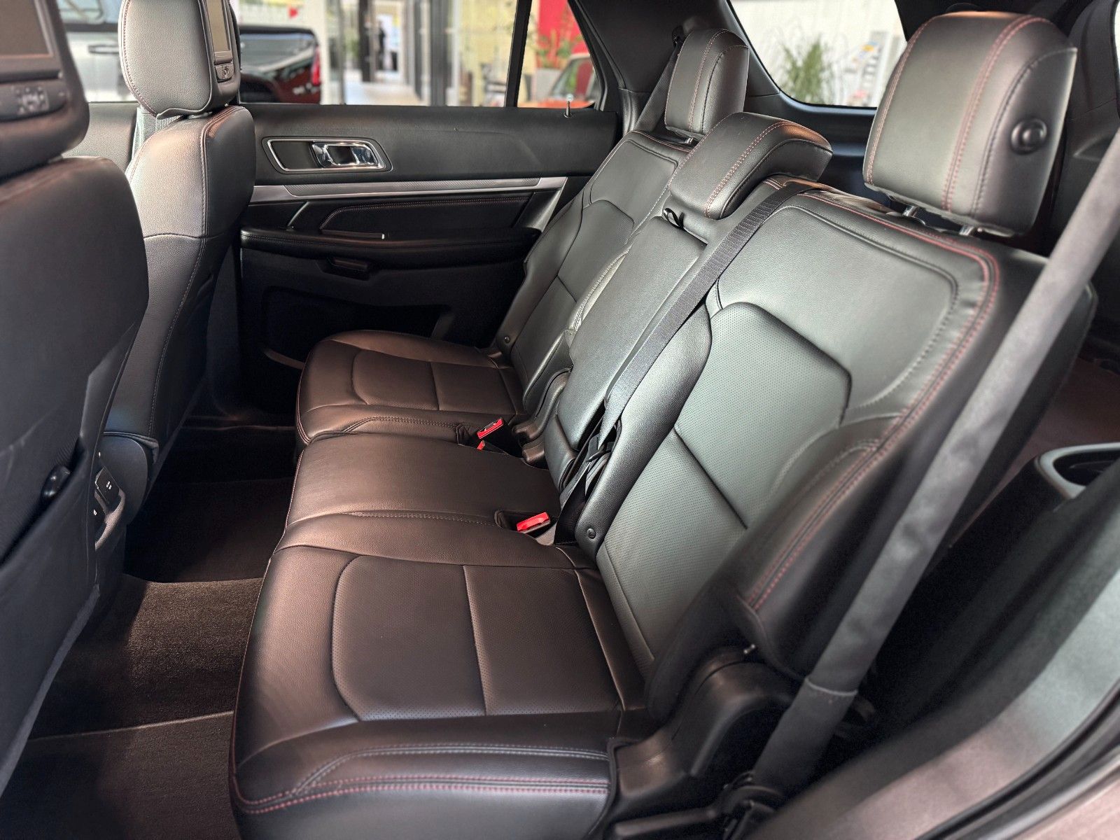 Fahrzeugabbildung Ford Explorer Sport 3,5 V6 4WD Automatik 7-Si.  PANO