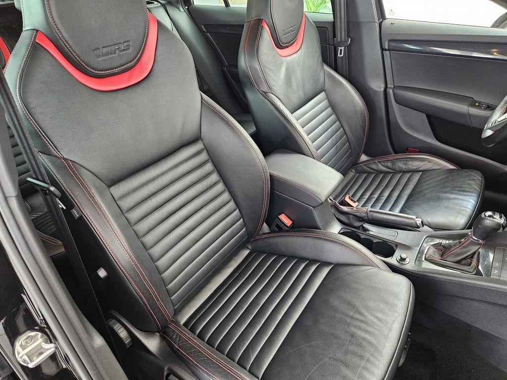 Skoda Octavia RS 2.0 TDI 4x4*Leder*Navi*DSG*DAB*Euro6
