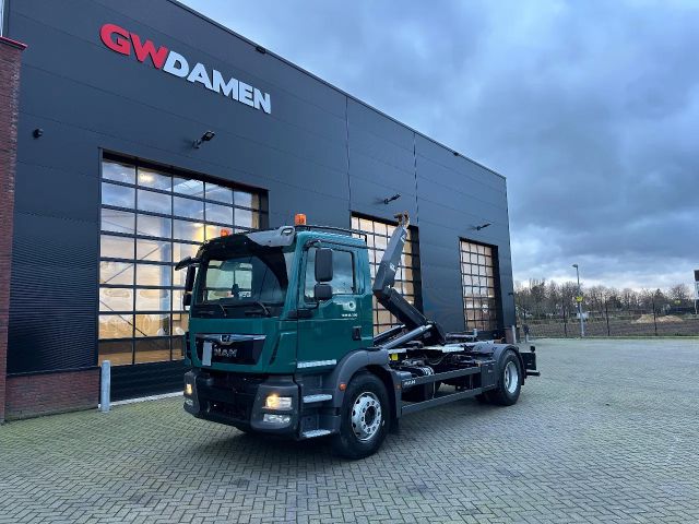 MAN TGM 18.320 Abrollkipper Euro 6