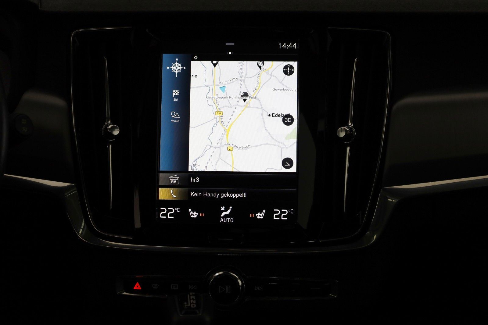 Fahrzeugabbildung Volvo V90 Momentum Pro,Leder,Navi,LED,SH,Kamera,SD,ACC