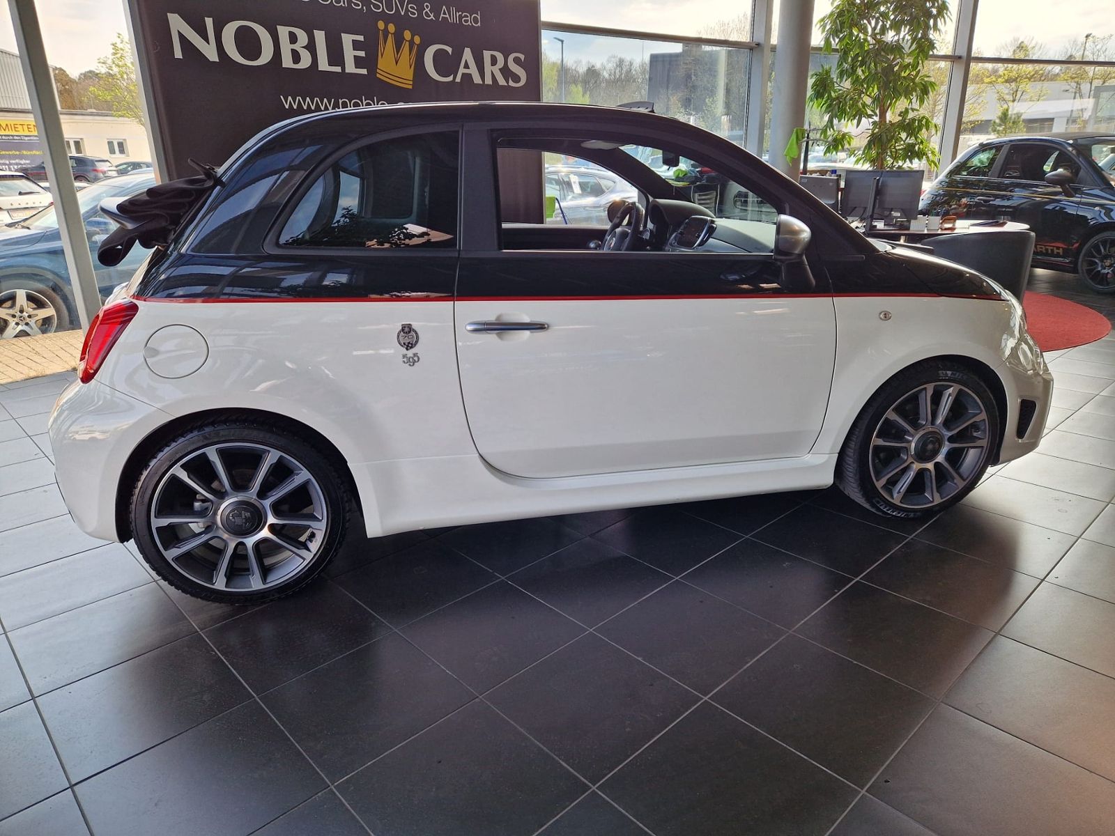 Fahrzeugabbildung Abarth 595C  Turismo XENON NAVI ALU