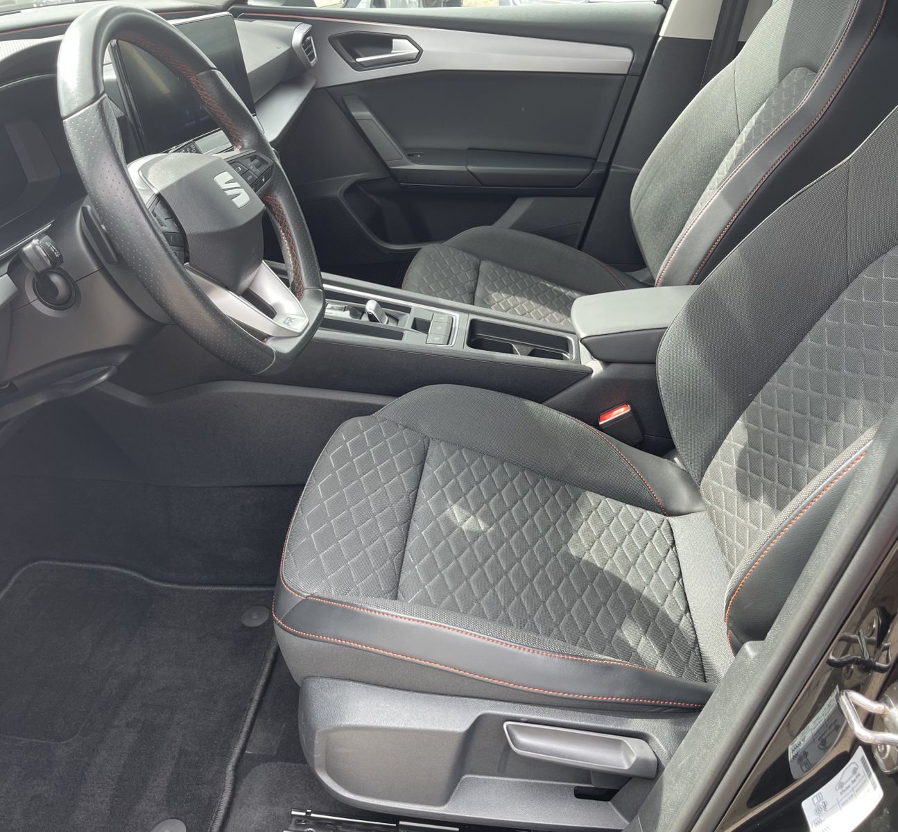 Fahrzeugabbildung SEAT Leon 2.0 TDI*FR-Line*Cam*ACC*LED*