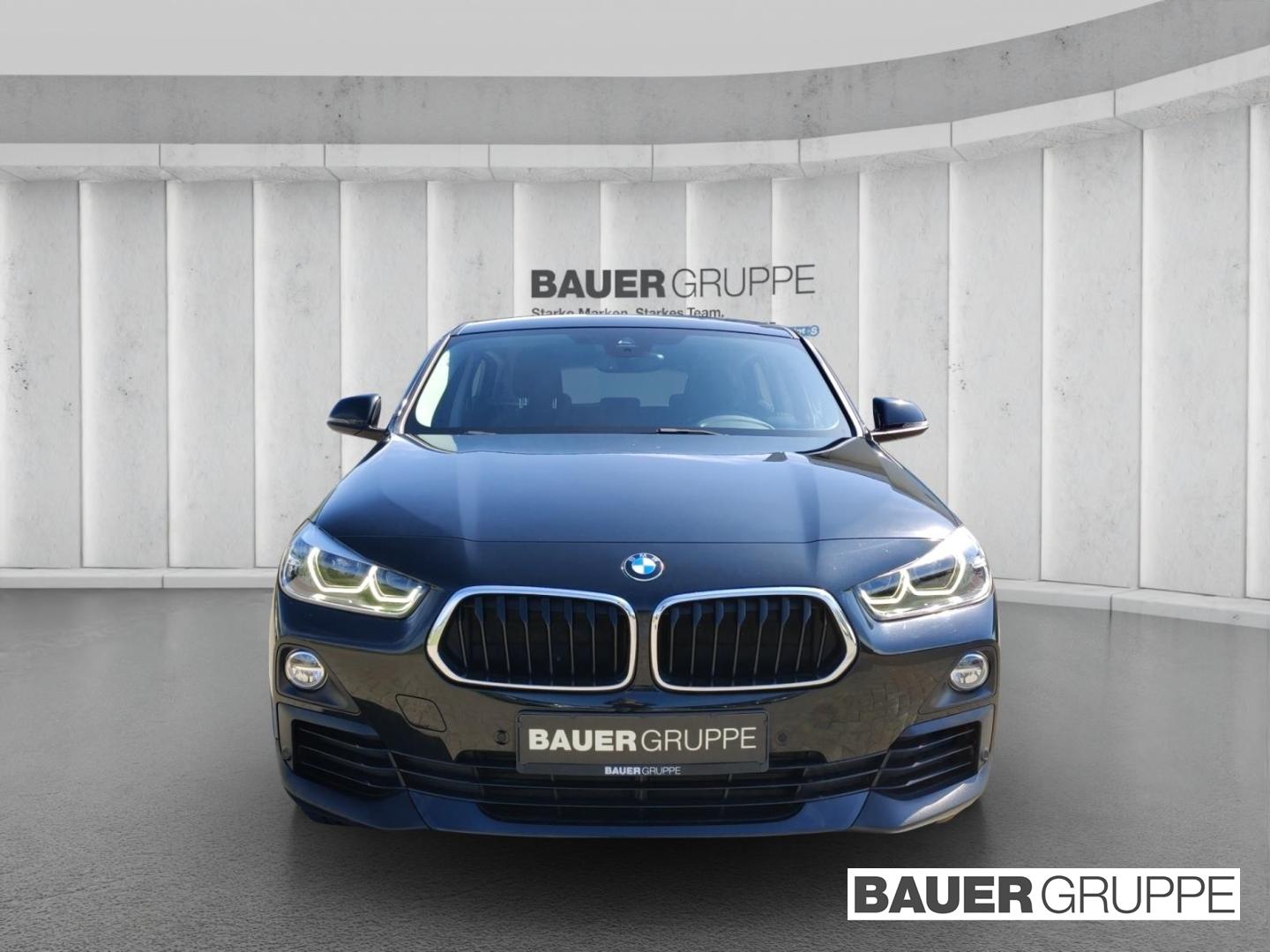 BMW X2 sDrive18d Park-Assistent AHK Navi LED ACC Meh