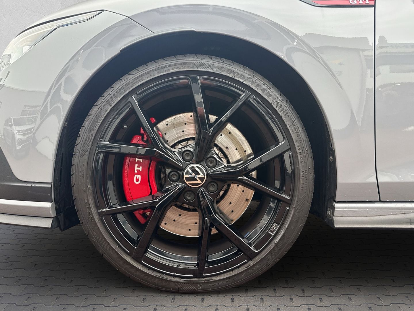 Volkswagen Golf VIII GTI Clubsport Black-Style 2,0 TSI DSG  foto 6