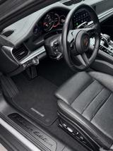 Porsche Panamera 4 Platinum Edition  - Porsche Panamera mit Benzin-Antrieb: Edition