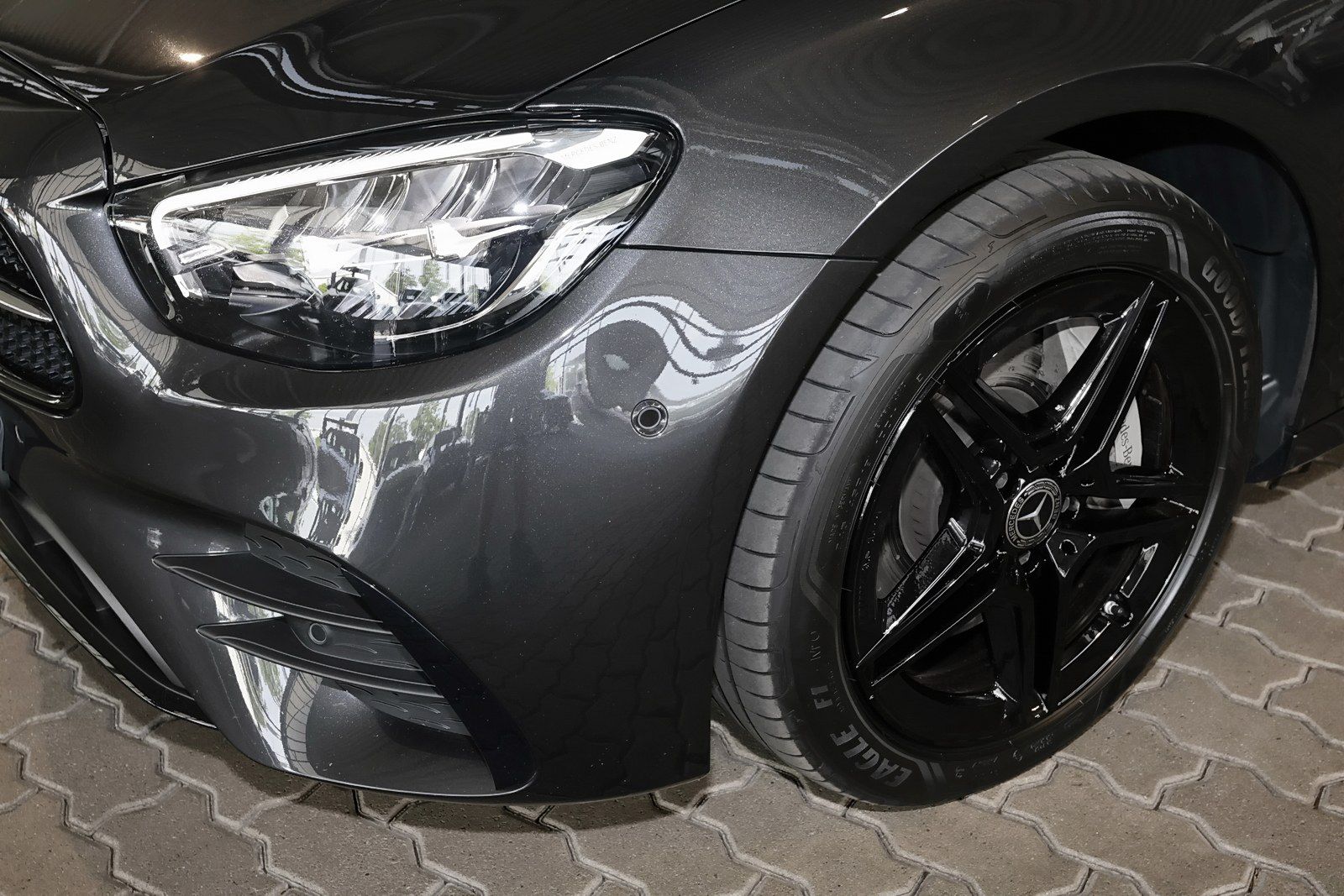 Mercedes-Benz E 300 e T Night Edition AMG 360° HUD DISTRO HIFI foto 4