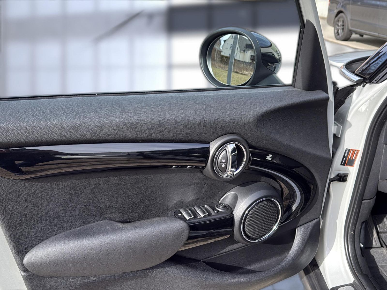 Fahrzeugabbildung MINI COOPER Mini 5-trg. Cooper/ unfallfrei top