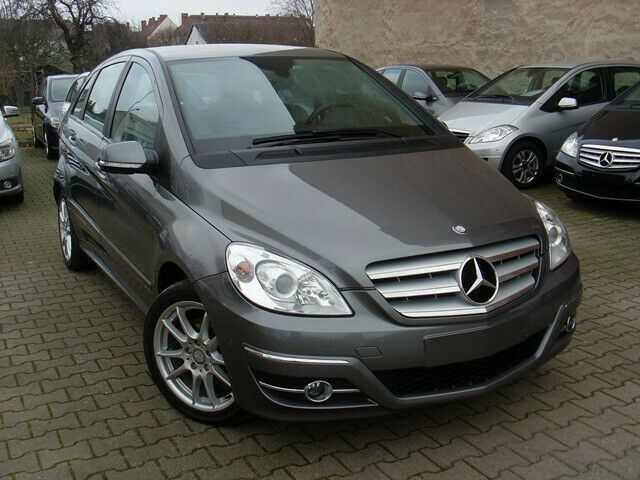 Mercedes-Benz B 200 Automatik / Sportpaket / Navigation / Shz