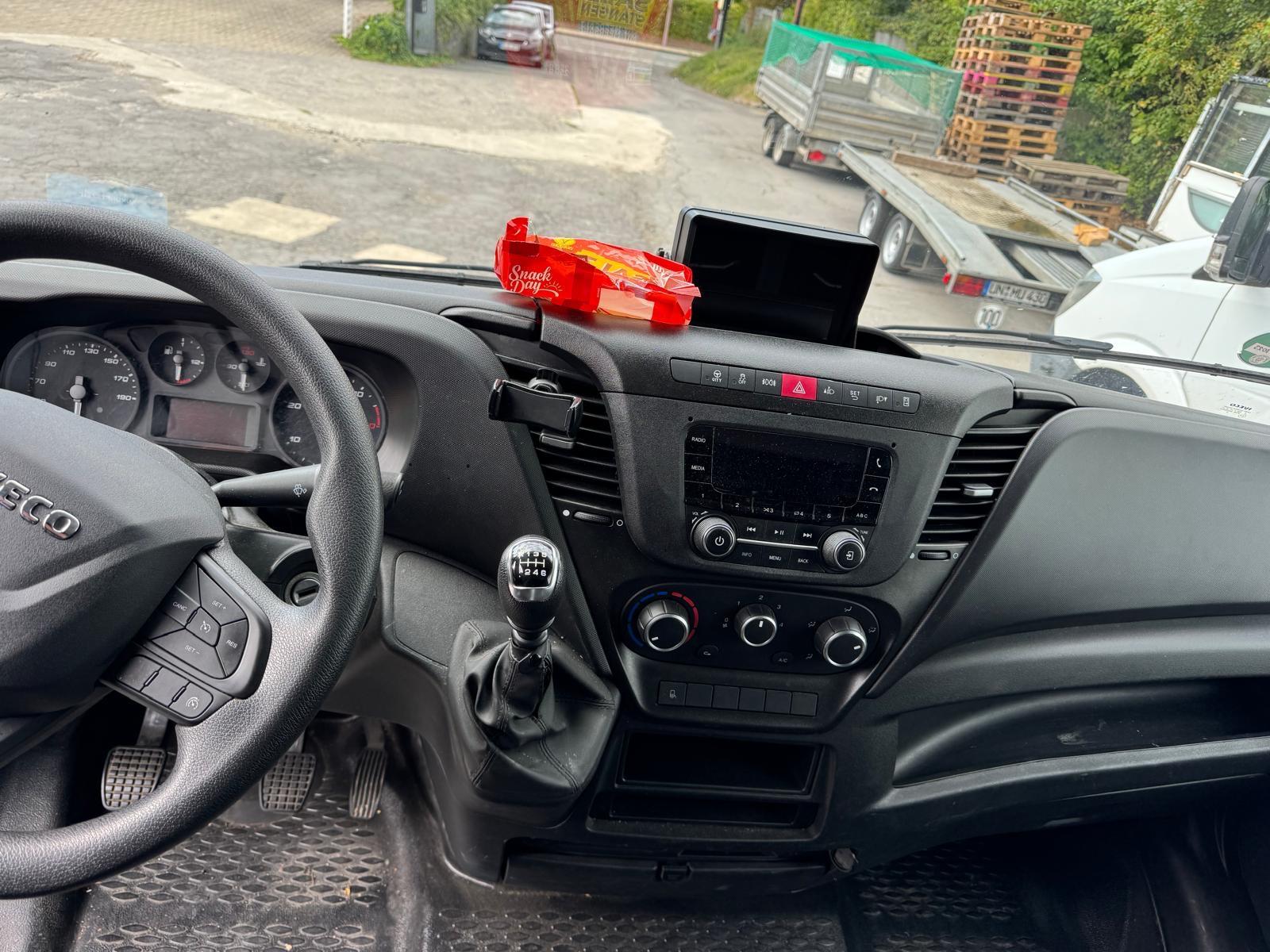 Iveco Daily 35S18 Pritsche Plane Ladebordwand
