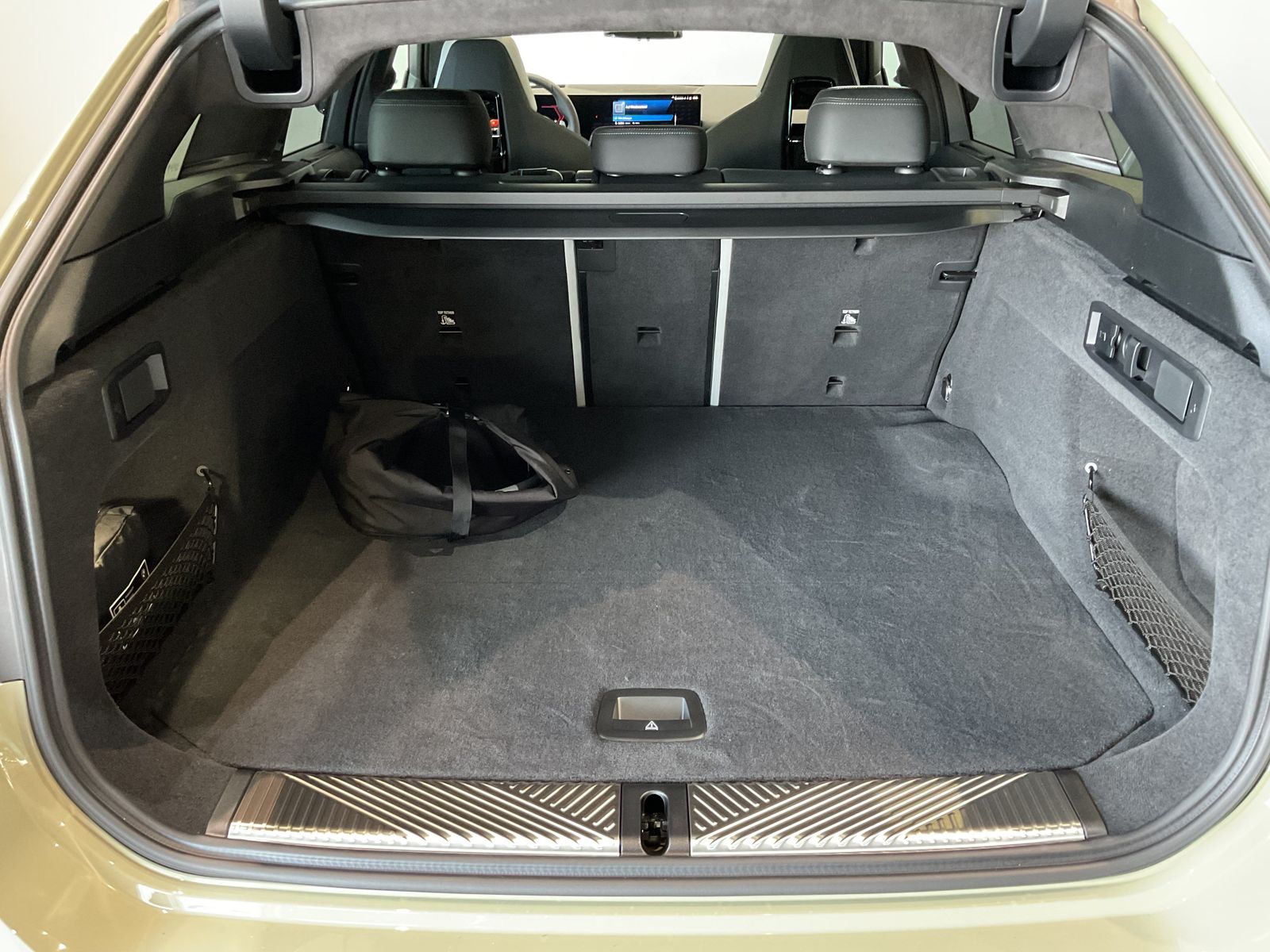 Fahrzeugeinzelansicht 14 Fahrzeugabbildung BMW M5 Touring 0,5% Versteuerung! Individuallack°Sit