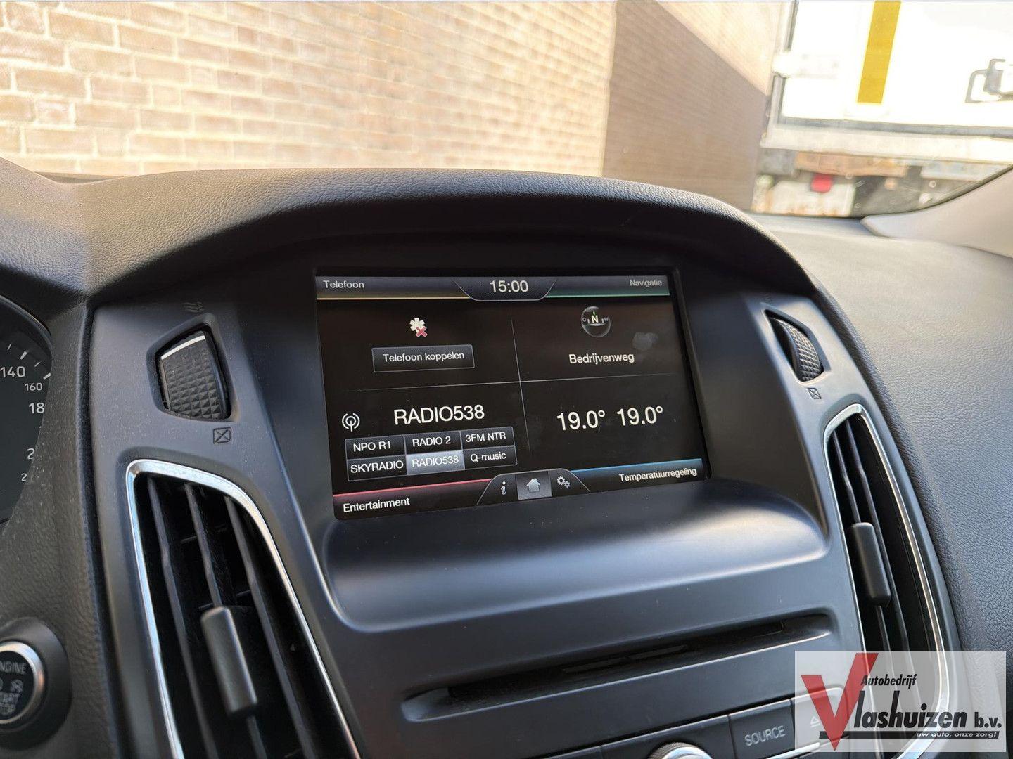 Ford Focus 2015 — photo 10