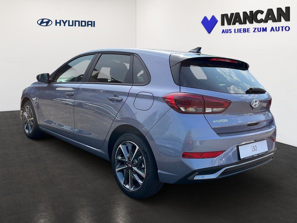 Fahrzeugabbildung Hyundai i30 1.0T 100PS DCT ADVANTAGE