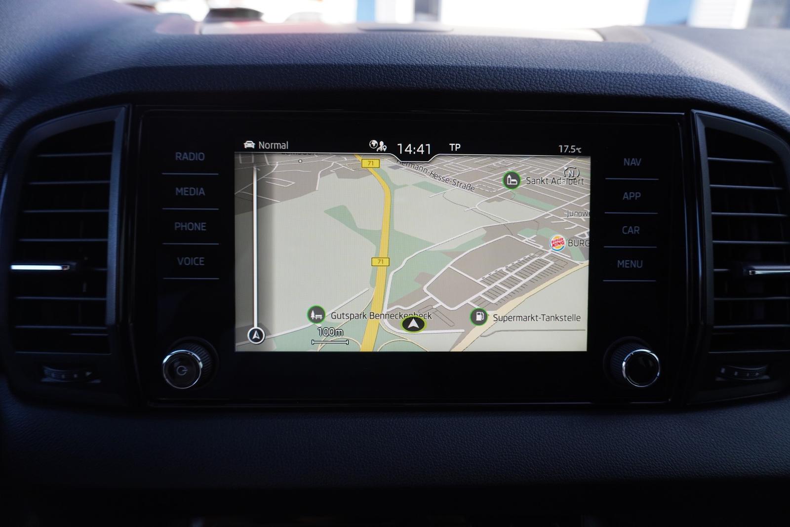 Skoda Karoq 1.5 TSI DSG Sportline LED Navi Kamera