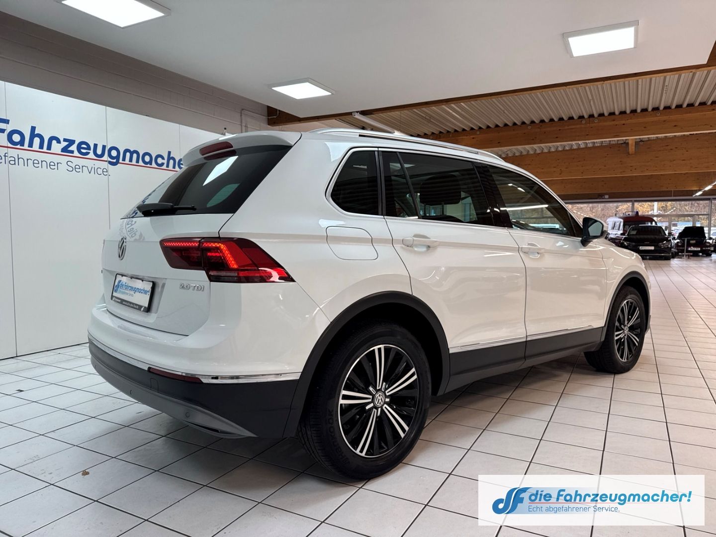Fahrzeugabbildung Volkswagen Tiguan Highline BMT Start-Stopp El. Panodach Nav